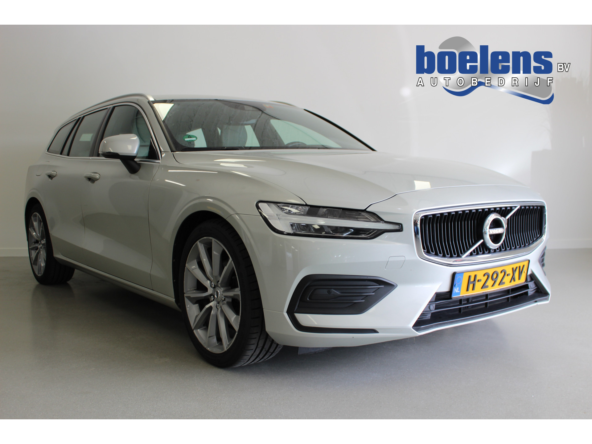 2.0 D3 Momentum Pro | NL-AUTO | 150PK | CARPLAY | 19'LMV | CAMERA | E-KLEP | CLIMA | PDC-V/A | LED |
