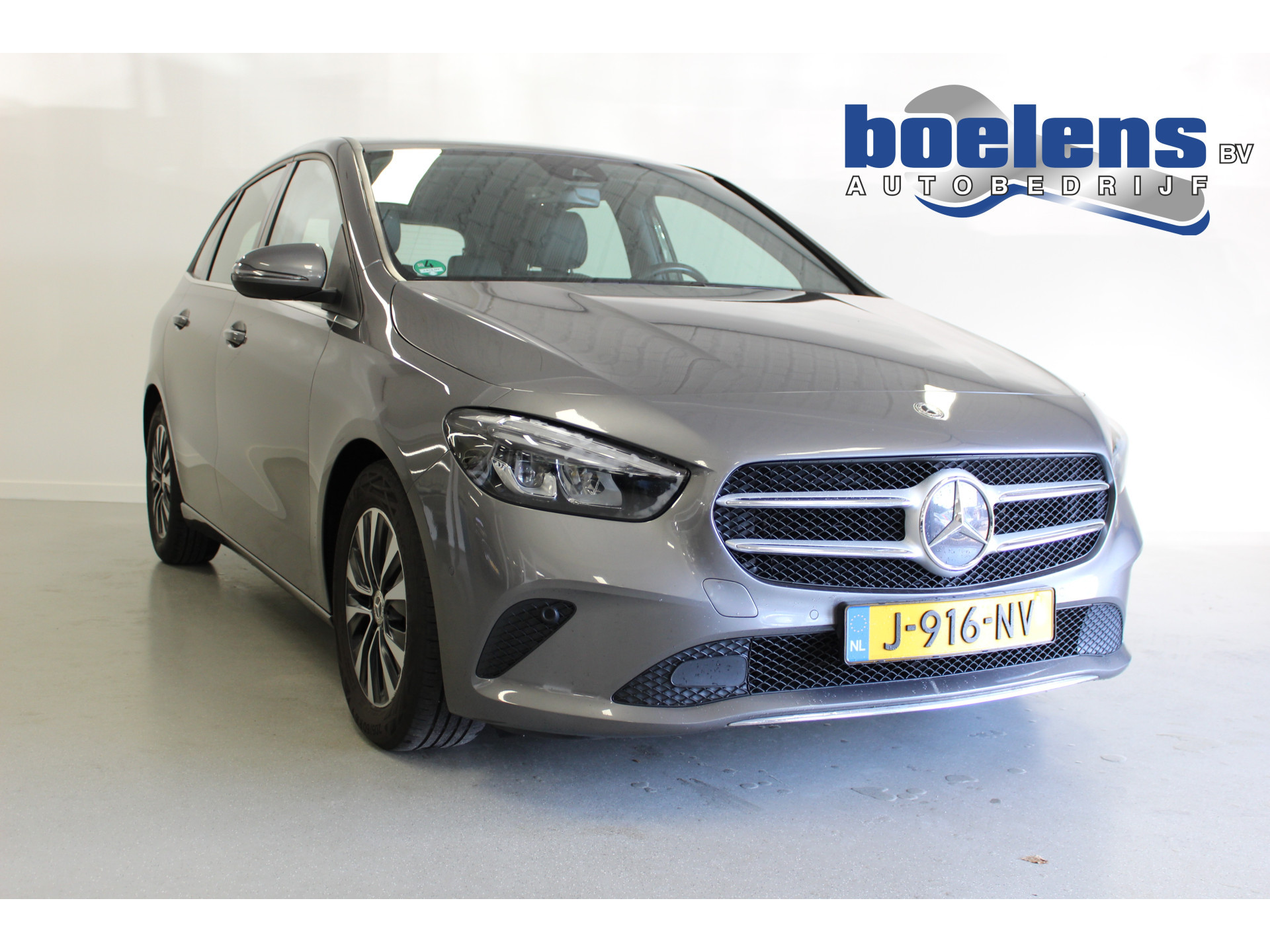 180d Business Solution | CARPLAY | LED-KOPL | CAMERA | 16'LMV | NAVIGATIE | TREKHAAK | PDC-A |