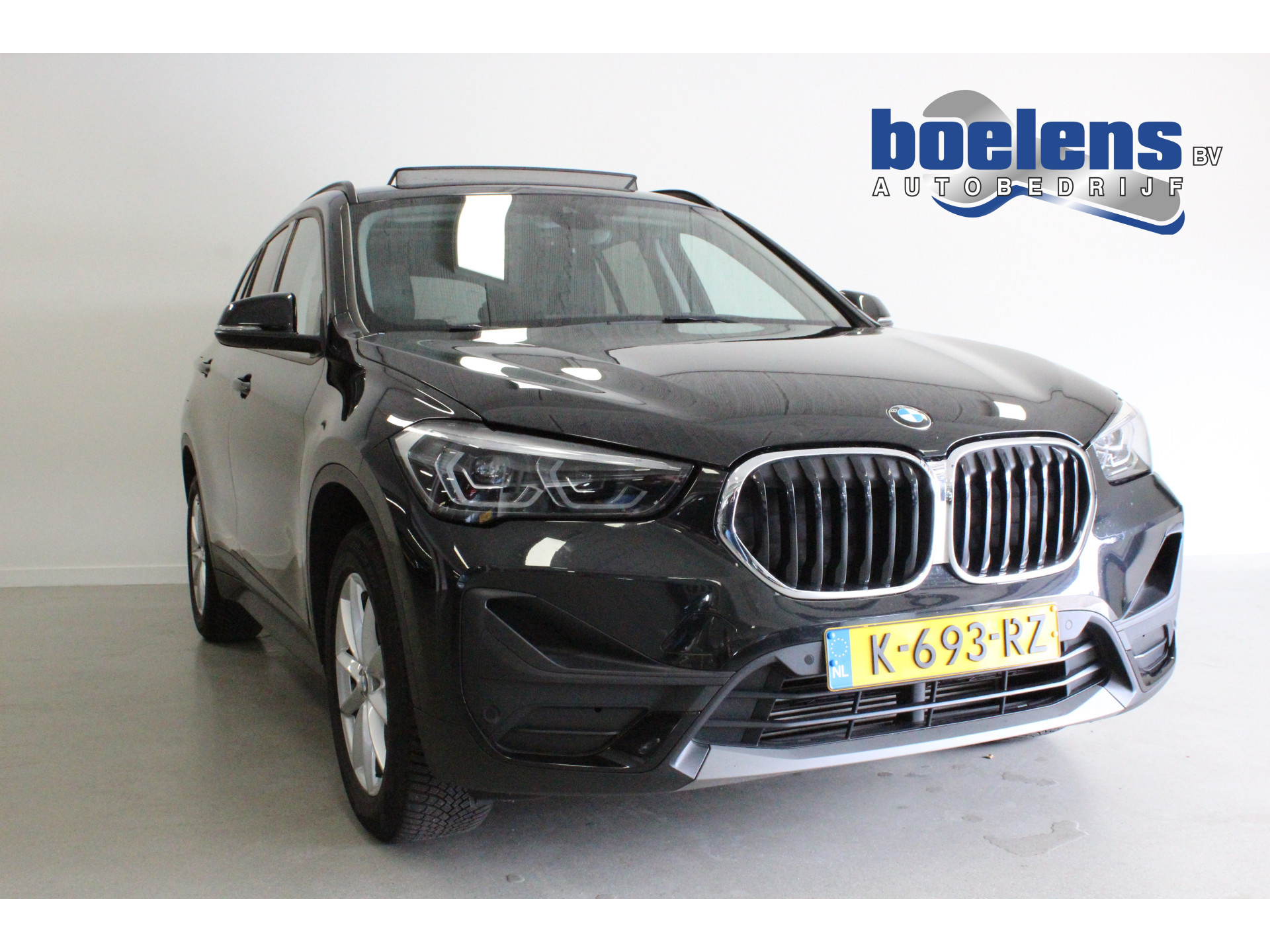 sDrive18i High Executive | PANO-DAK | CARPLAY | AFN-TRHAAK | CRUISE | NAVIGATIE | DAB-RADIO | LED |
