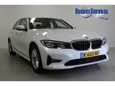 BMW 3-serie 318d Executive Edition | NL-AUTO+N.A.P! | CARPLAY | PDC-V/A | CLIMA | DAB-RADIO | NAVI | LED | CRUISE |